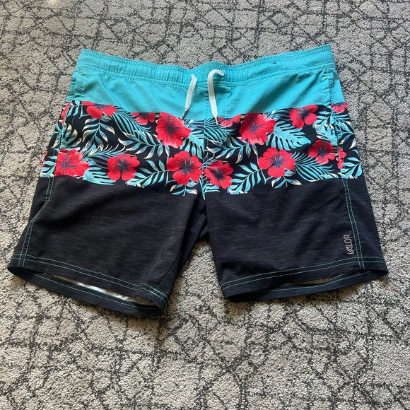 Valor Aqua Floral Men's Board Shorts - Picture 1 of 4